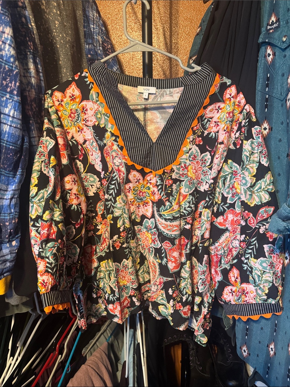 Voy Floral V-Neck Peasant Blouse in Black Floral